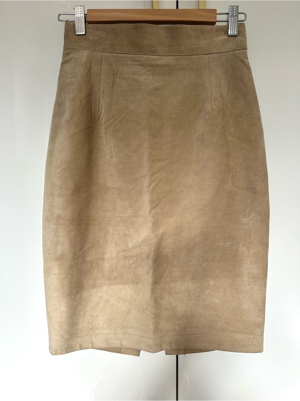 Danier Genuine Suede Leather Pencil Skirt Taupe Beige Size 6